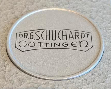 Logo producenta mikroskopów Schuchardt